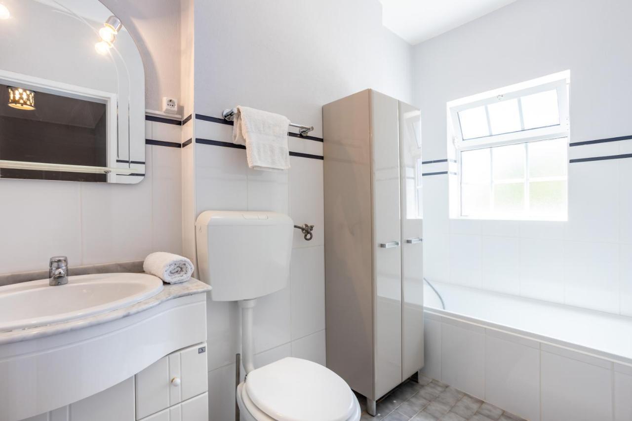Newly Renovated 2 Bedroom Townhouse - Close To Salema Beach Exterior foto